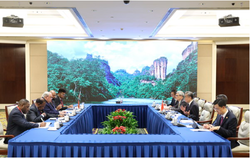 王毅会见巴布亚新几内亚外长特卡琴科3 王毅会见巴布亚新几内亚外长特卡琴科3
