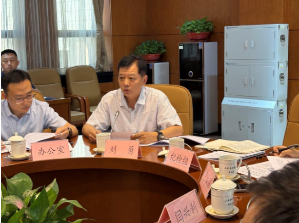 省住房城乡建设厅召开办公会议 邀请行业协会专家参与行政决策2 省住房城乡建设厅召开办公会议 邀请行业协会专家参与行政决策2